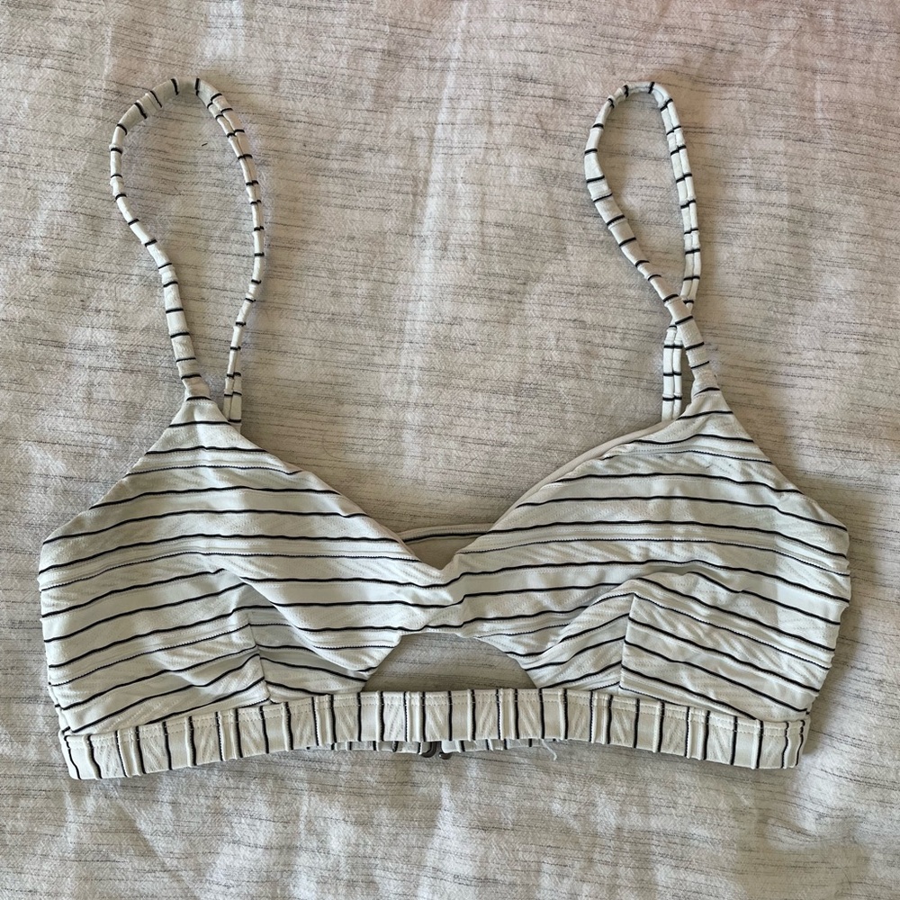 Billabong bikini top